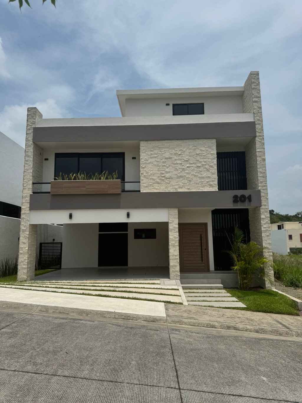 casa en venta en punta tiburon alvarado con 222 m2 de terreno y 329 m2 de construccion pKrUasa