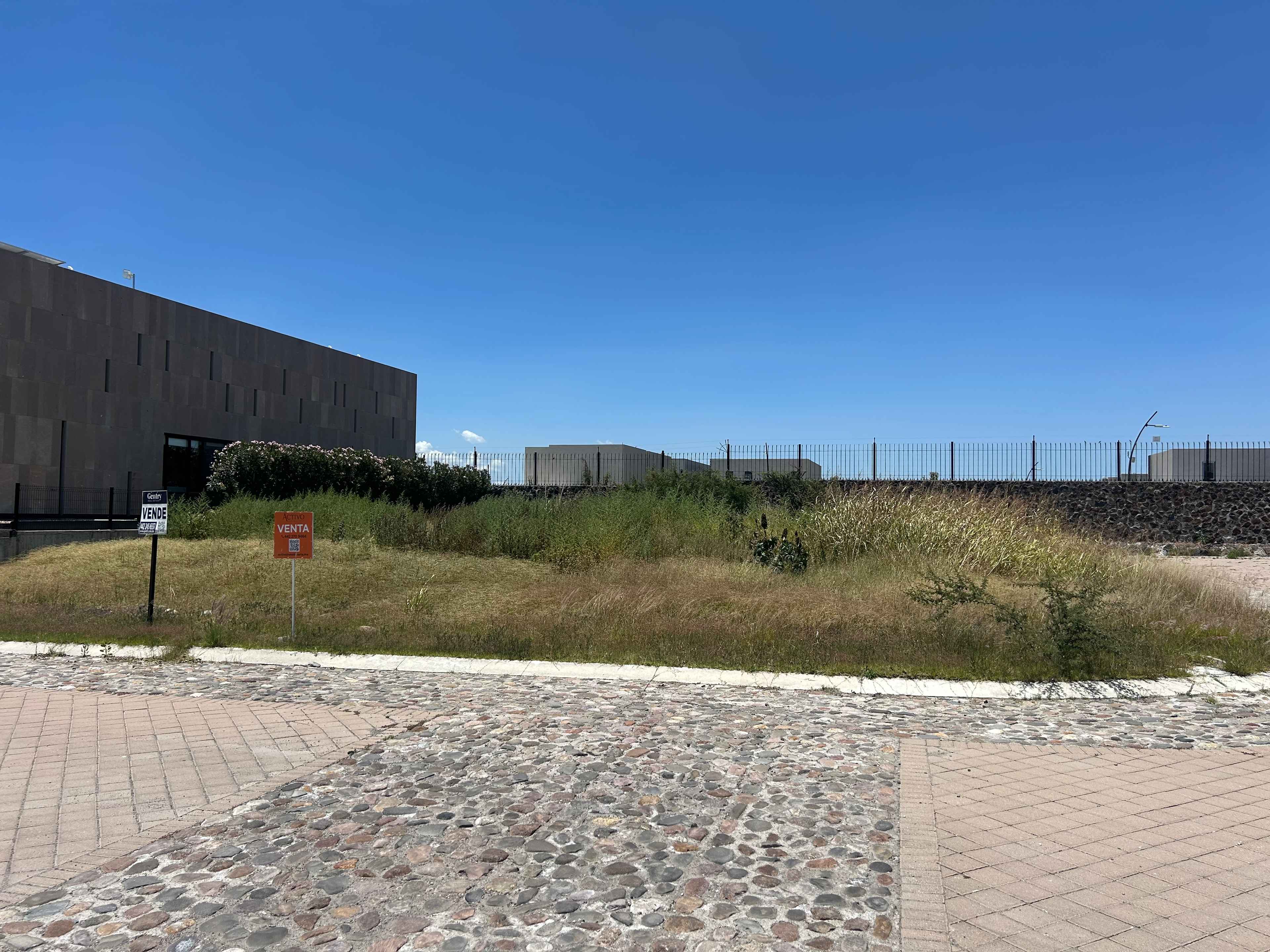 terreno en venta en el campanario queretaro de 708 m2 pbPNyDw